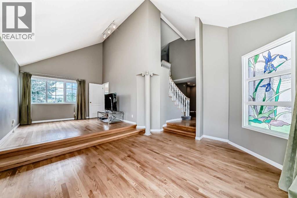 Single Family House for Sale in  Edgeview Road NW Edgemont Calgary 