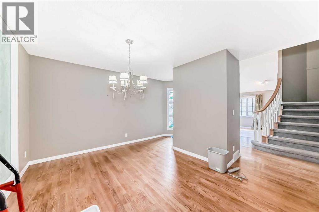 Single Family House for Sale in  Edgeview Road NW Edgemont Calgary 