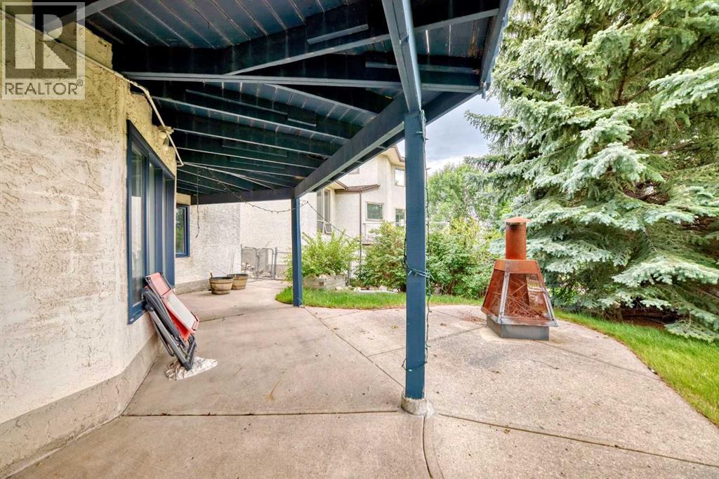 Single Family House for Sale in  Edgeview Road NW Edgemont Calgary 