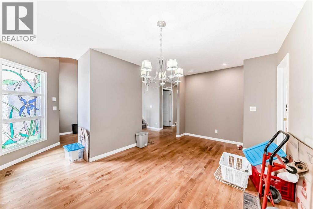 Single Family House for Sale in  Edgeview Road NW Edgemont Calgary 