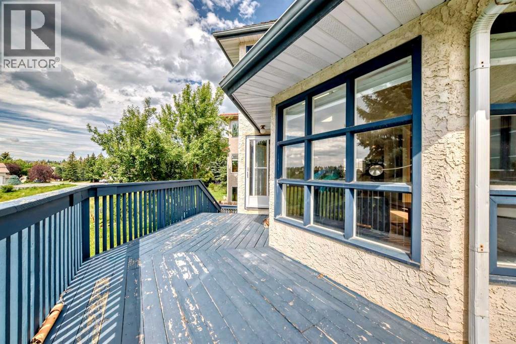 Single Family House for Sale in  Edgeview Road NW Edgemont Calgary 