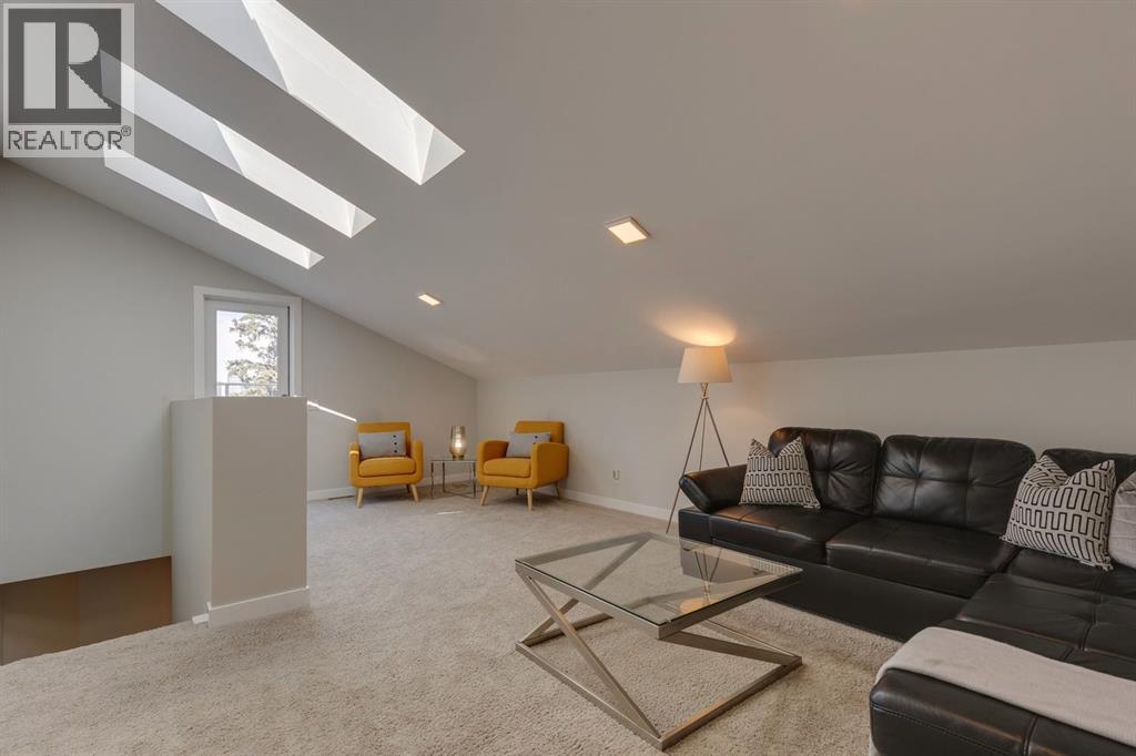 Single Family House for Sale in   Avenue SW Erlton Calgary 