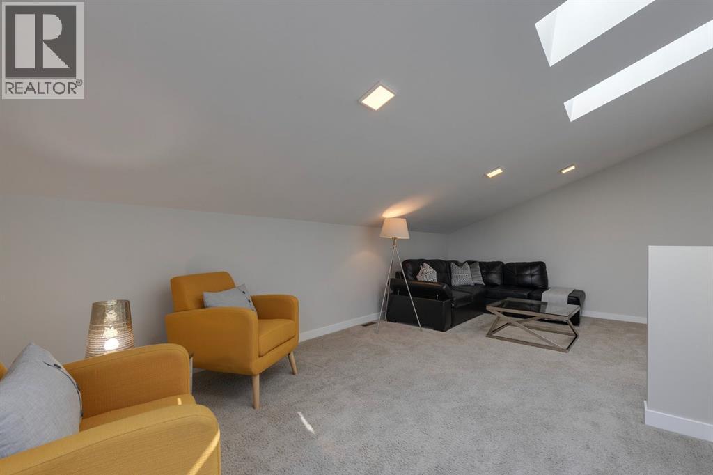 Single Family House for Sale in   Avenue SW Erlton Calgary 