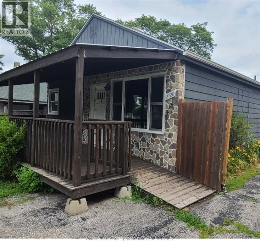 Photo 2 of 2728 Lloyd George Boulevard, Windsor ON
