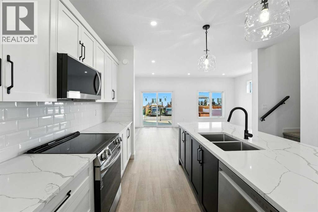 Single Family House for Sale in  Earl Close Evergreen Red Deer 