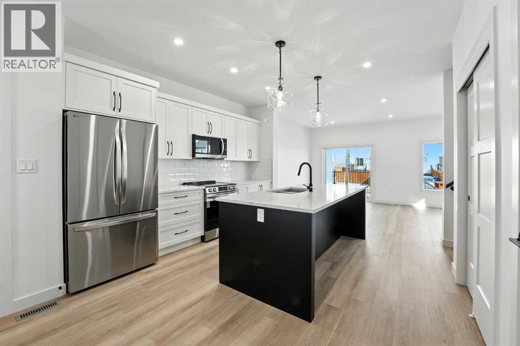 Single Family House for Sale in  Earl Close Evergreen Red Deer 