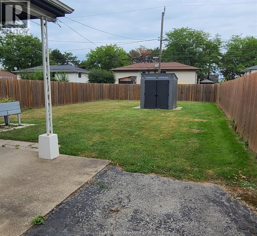 Photo 4 of 2728 Lloyd George Boulevard, Windsor ON
