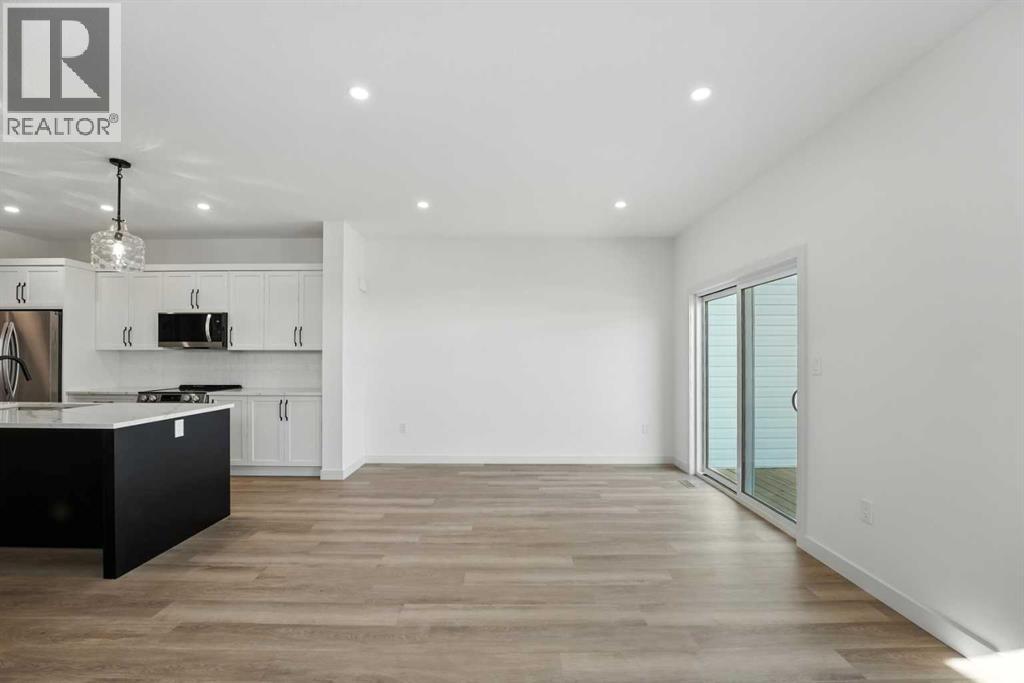 Single Family House for Sale in  Earl Close Evergreen Red Deer 