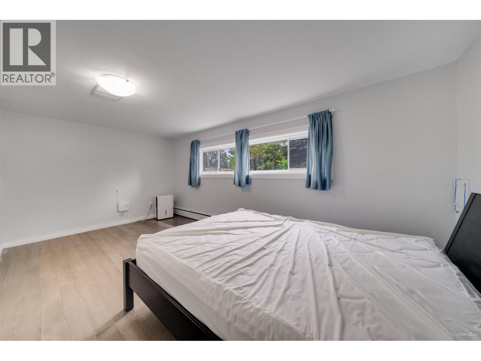 Photo 16 of 4366 Gilpin Crescent, Burnaby BC