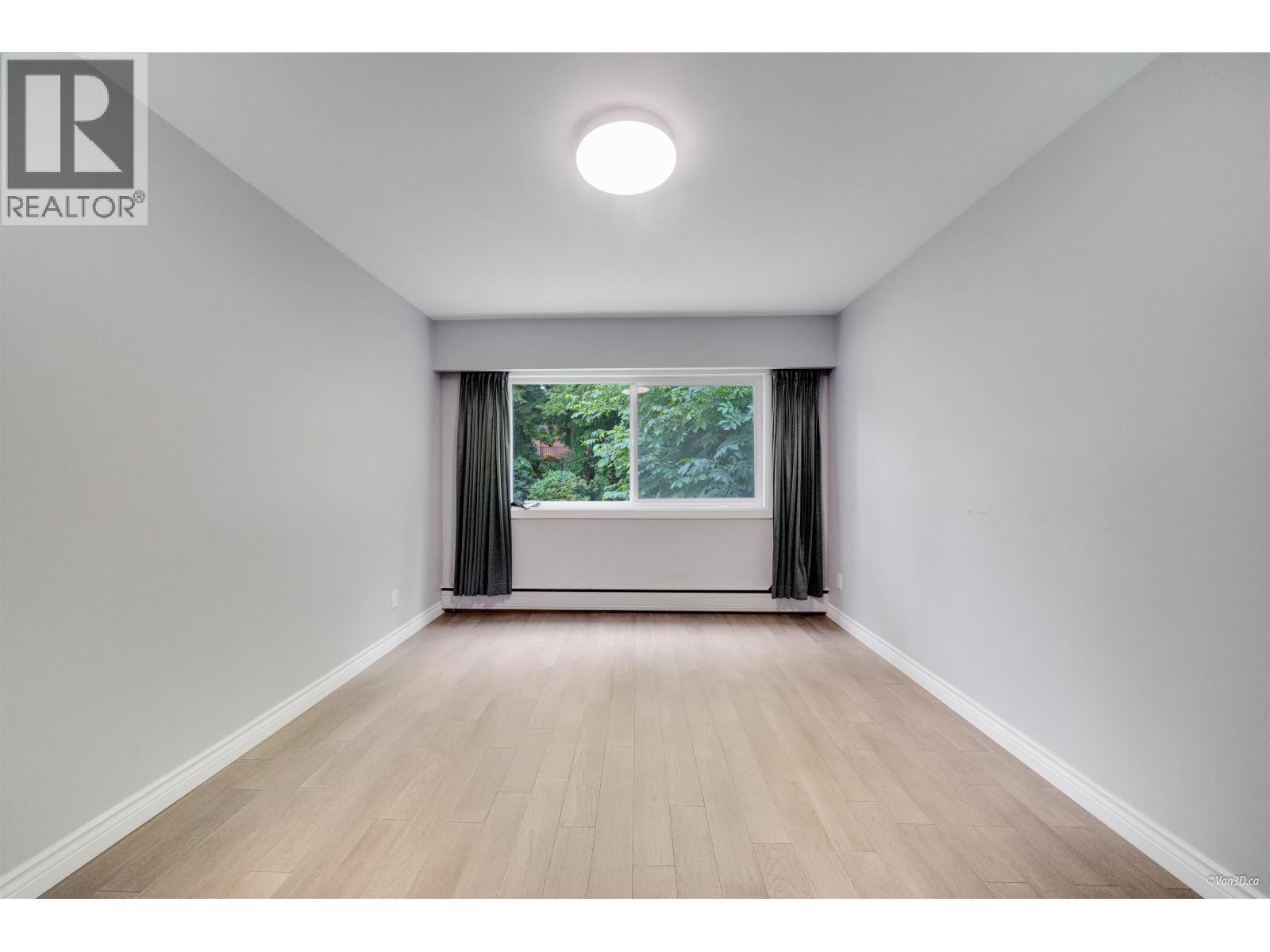Photo 17 of 4366 Gilpin Crescent, Burnaby BC