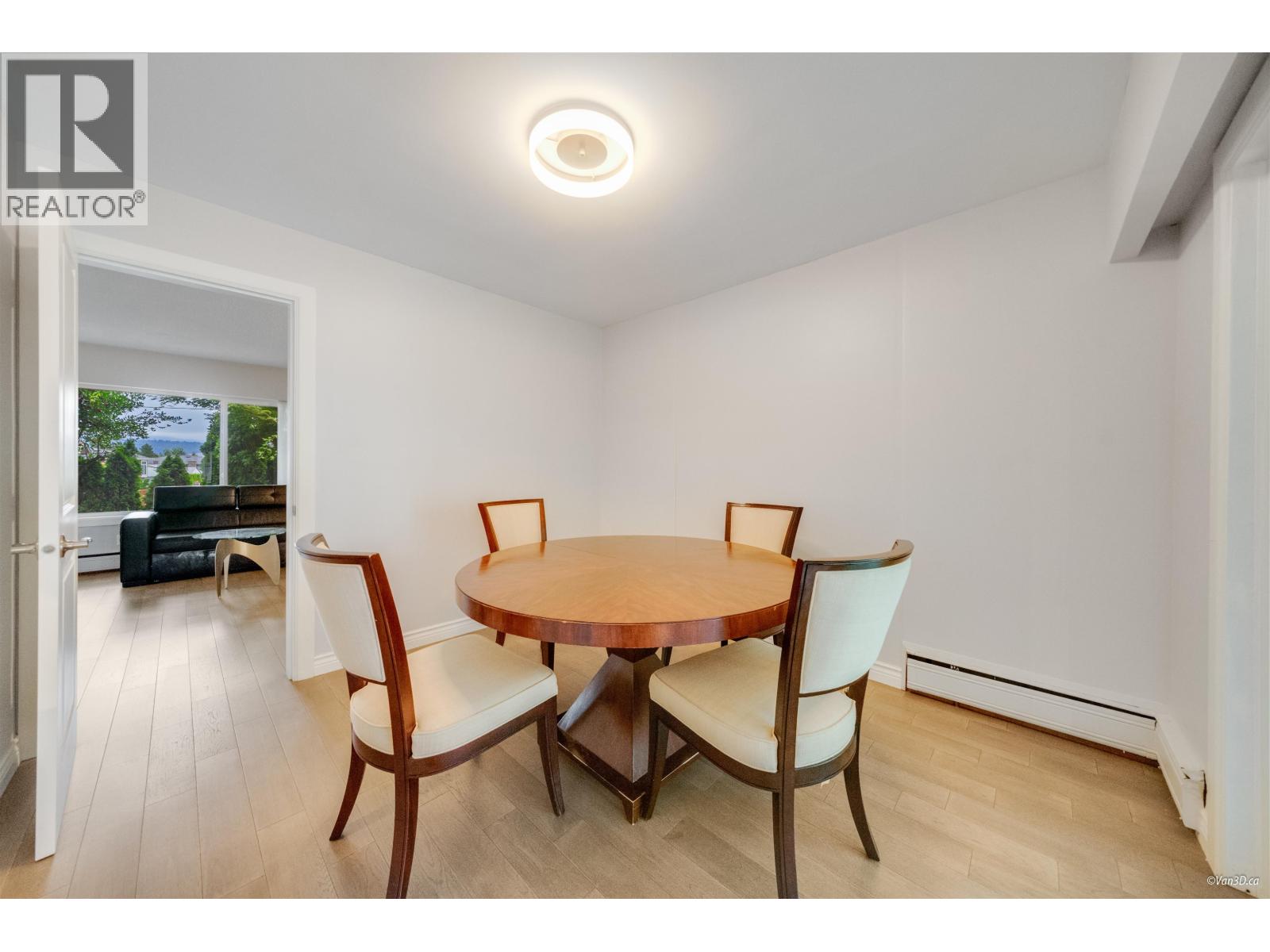 Photo 9 of 4366 Gilpin Crescent, Burnaby BC