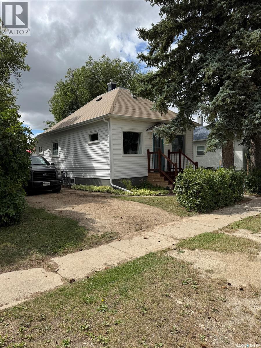 Photo 1 of 505 1st Avenue, Odessa SK