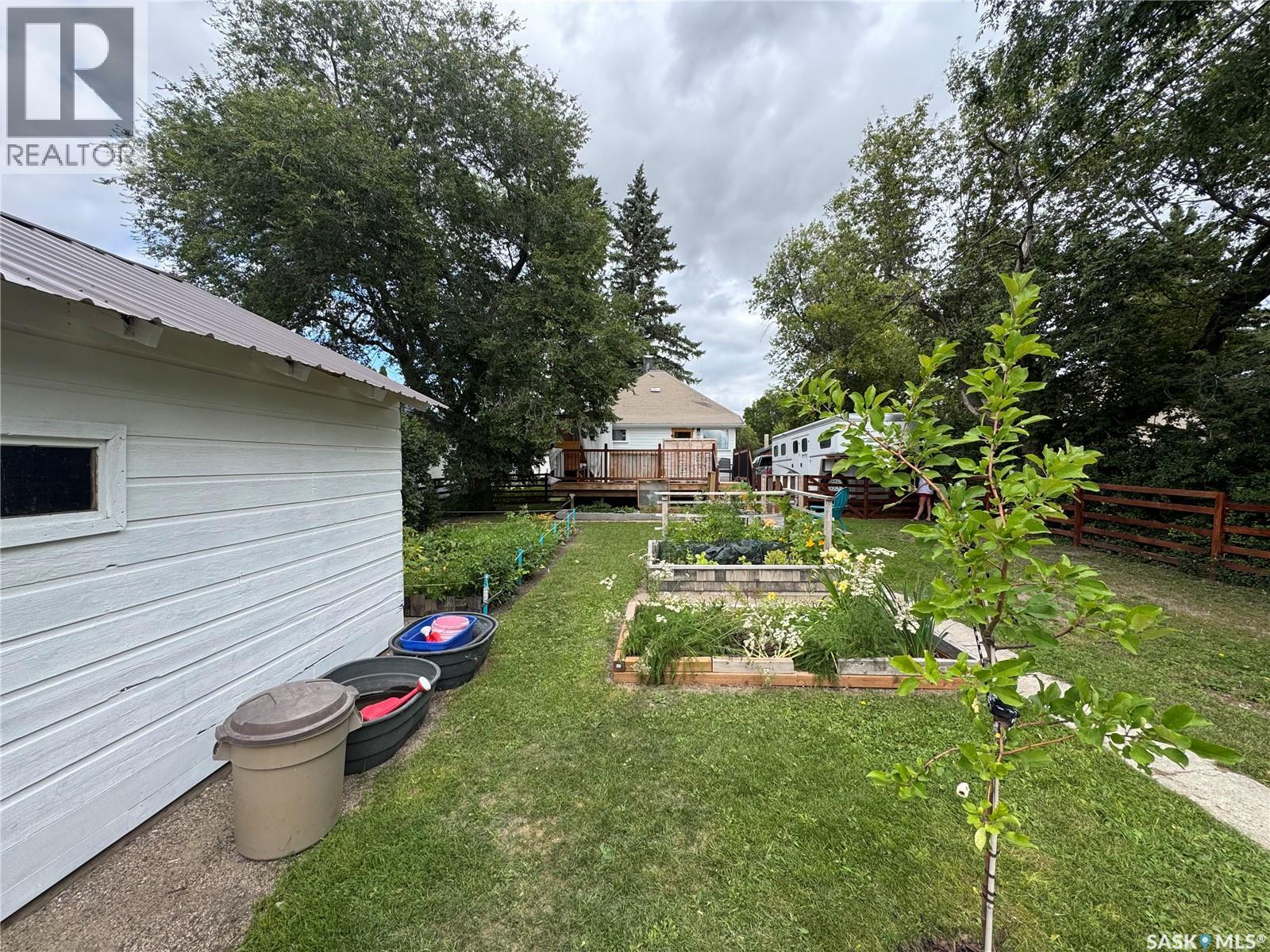 Photo 12 of 505 1st Avenue, Odessa SK