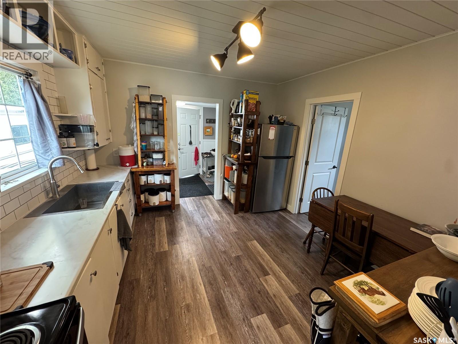 Photo 3 of 505 1st Avenue, Odessa SK