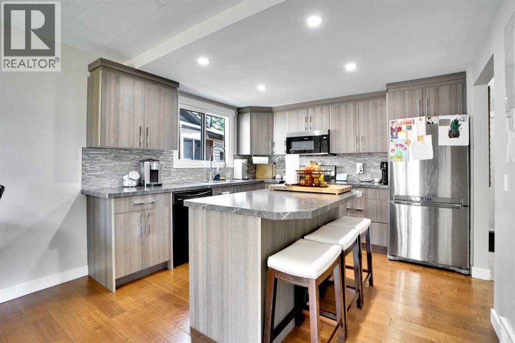 Single Family House for Sale in  Castlebury Way NE Castleridge Calgary 
