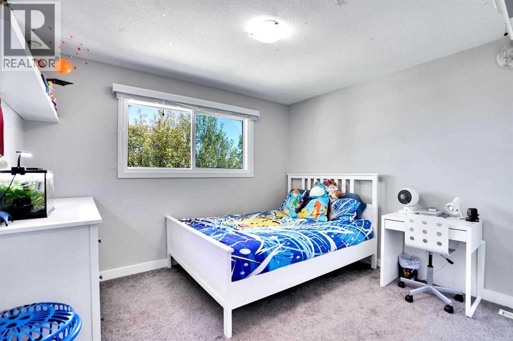 Single Family House for Sale in  Castlebury Way NE Castleridge Calgary 