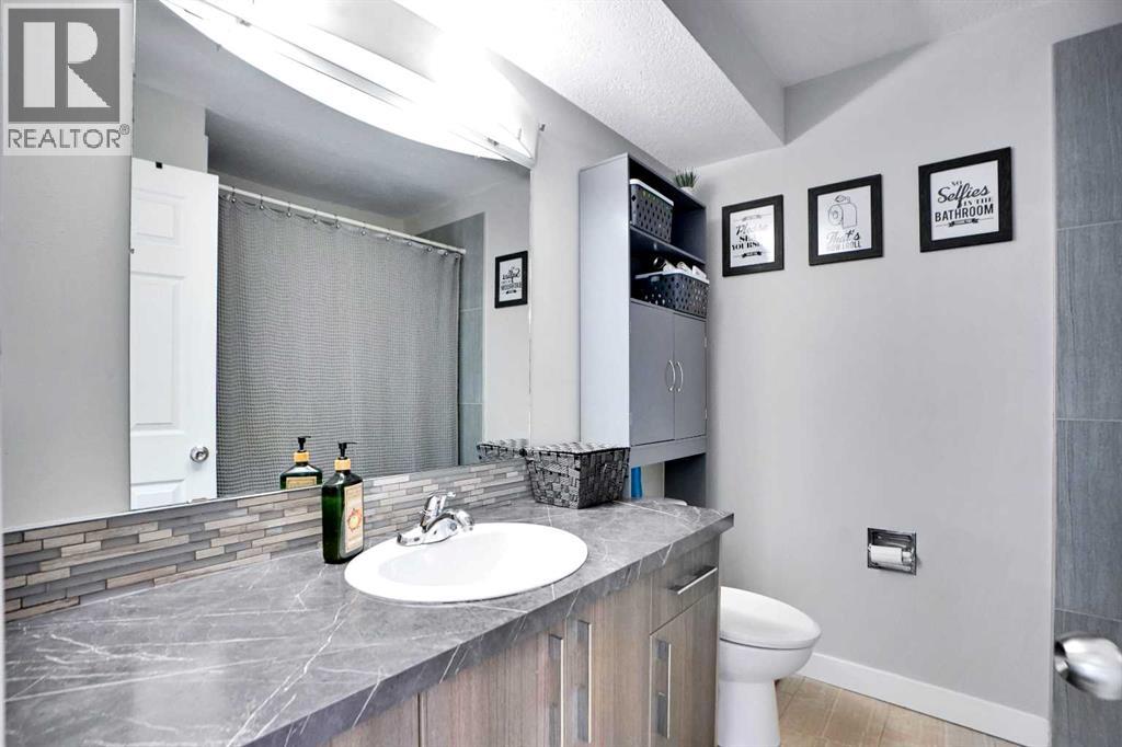 Single Family House for Sale in  Castlebury Way NE Castleridge Calgary 