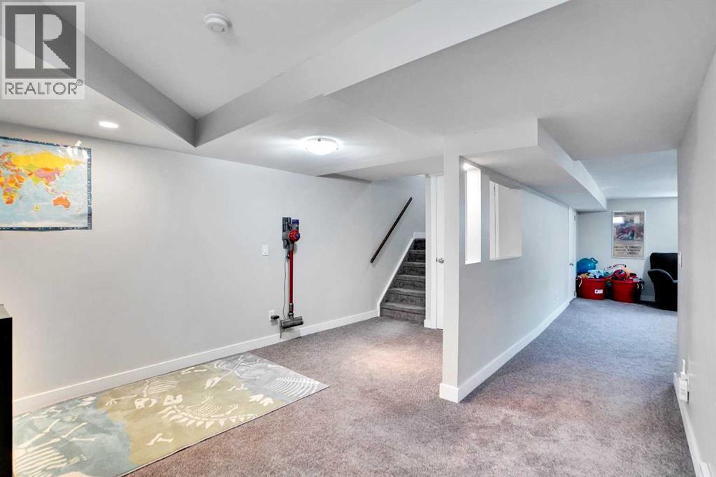 Single Family House for Sale in  Castlebury Way NE Castleridge Calgary 