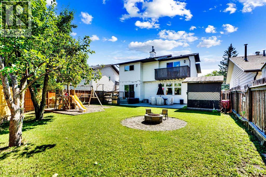 Single Family House for Sale in  Castlebury Way NE Castleridge Calgary 