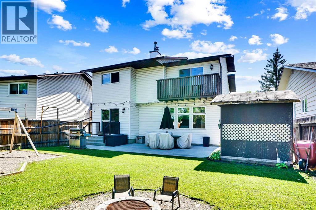 Single Family House for Sale in  Castlebury Way NE Castleridge Calgary 