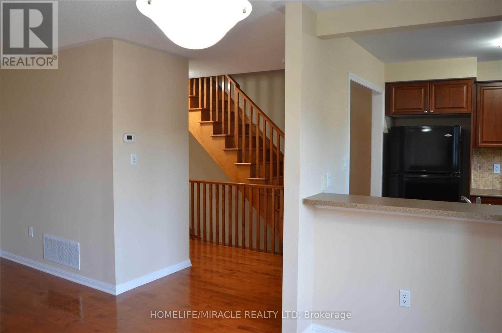 Photo 10 of 918 Burgess Gardens, Milton ON