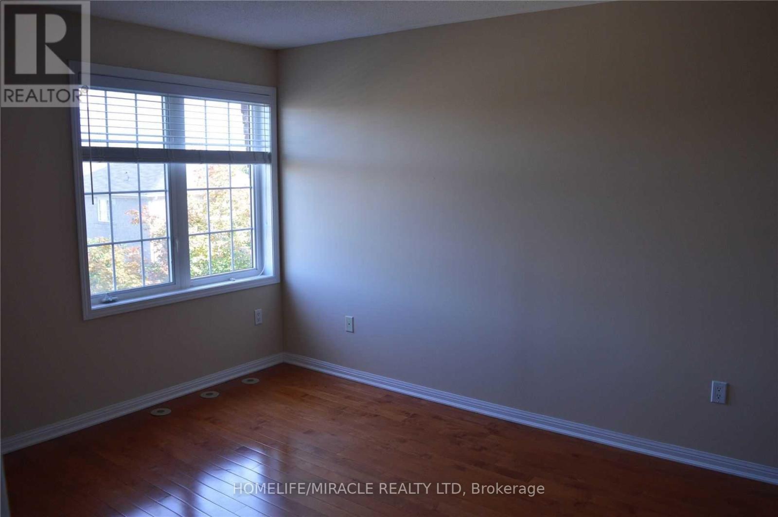 Photo 11 of 918 Burgess Gardens, Milton ON