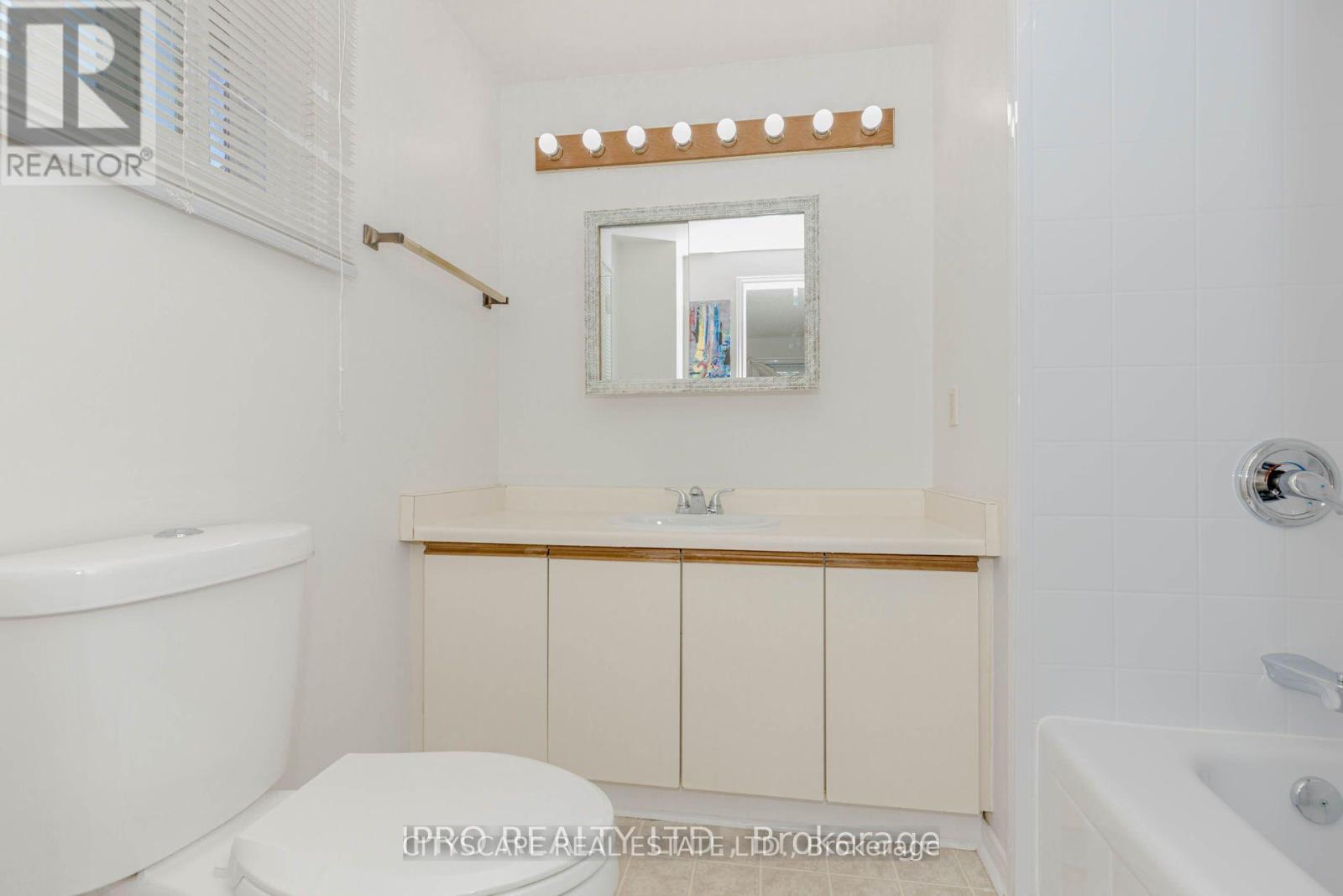 Photo 30 of 6906 Hickling Crescent N, Mississauga ON