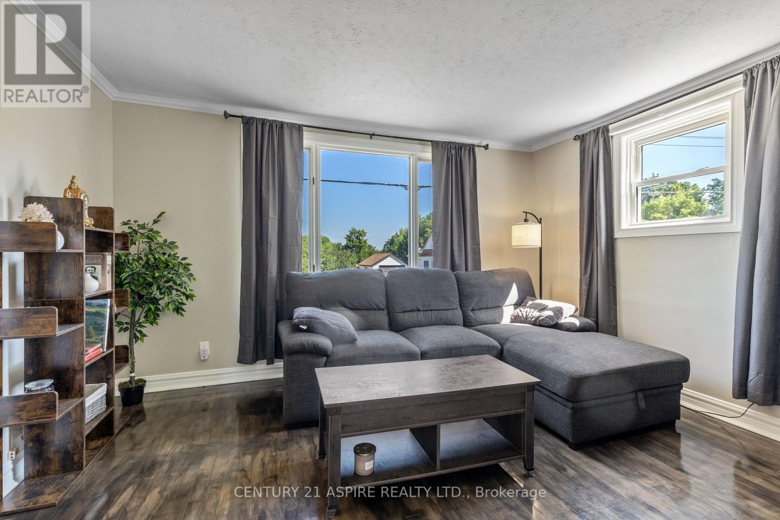 Photo 3 of 496 Wilbert Street, Pembroke ON