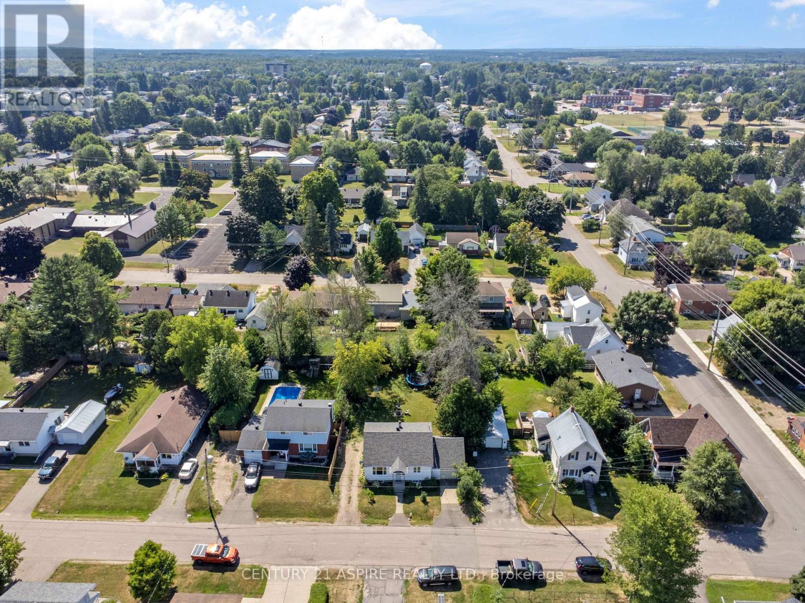 Photo 33 of 496 Wilbert Street, Pembroke ON