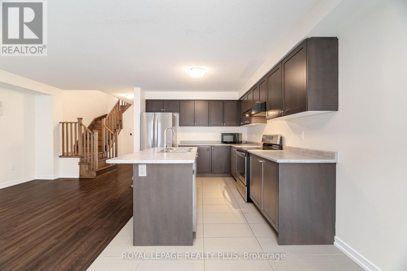 Photo 17 of 12 Pagebrook Crescent, Hamilton ON