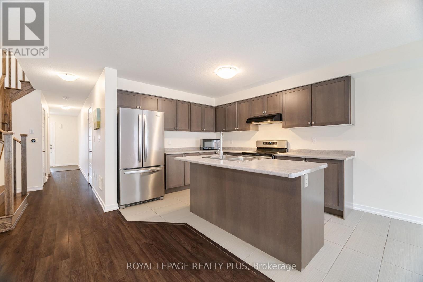 Photo 18 of 12 Pagebrook Crescent, Hamilton ON