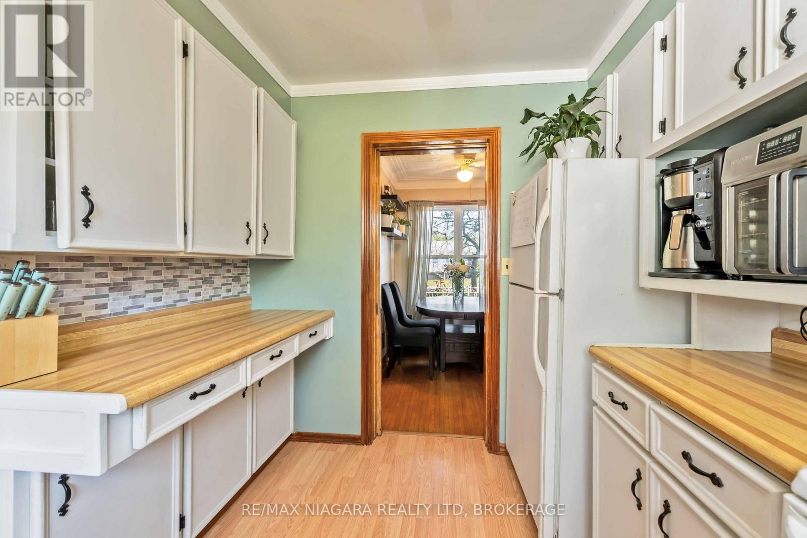 Photo 12 of 36 Admiral Road, St Catharines ON