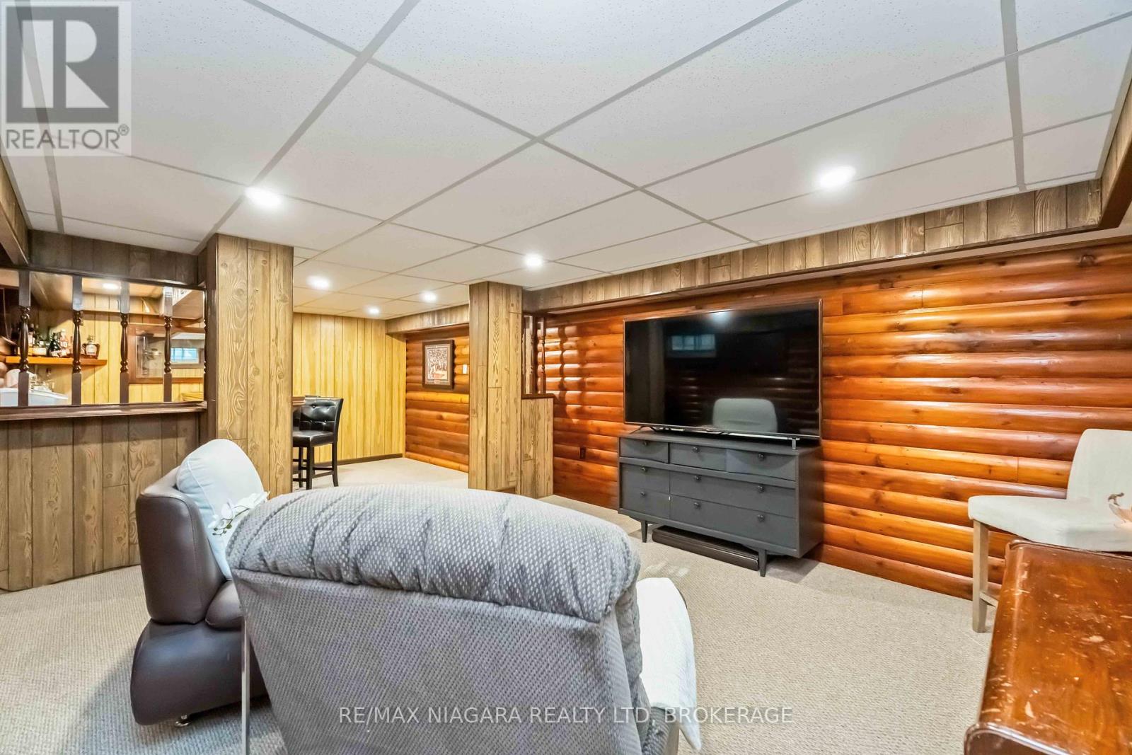 Photo 22 of 36 Admiral Road, St Catharines ON