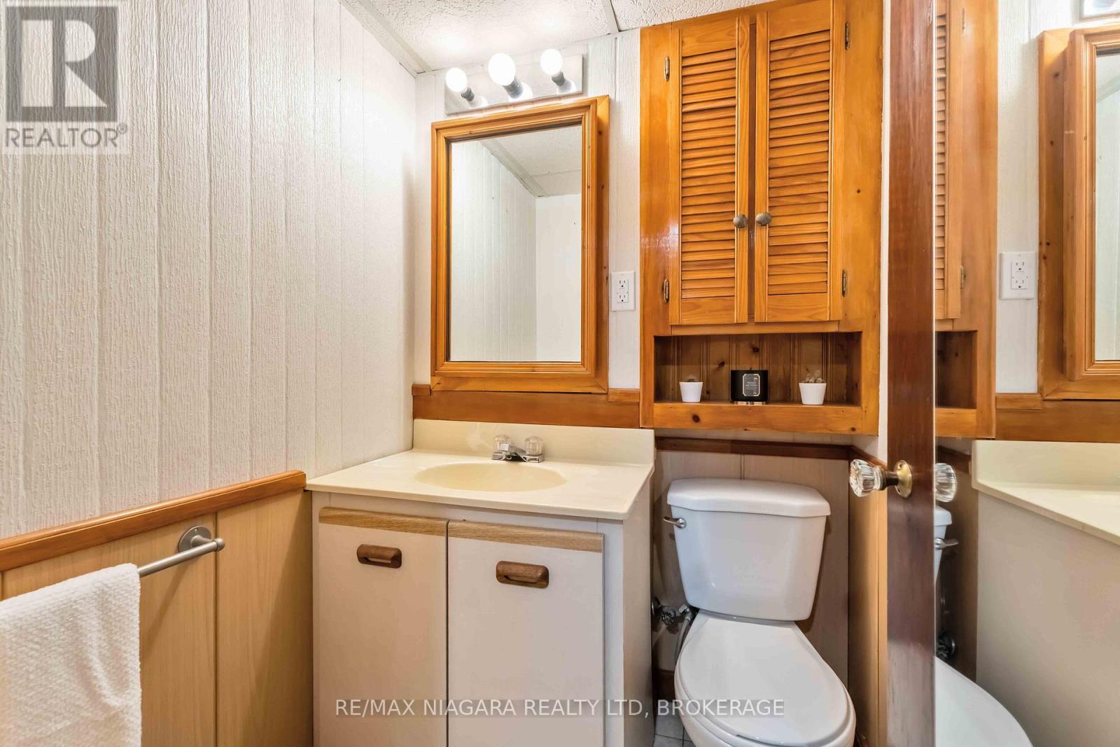 Photo 29 of 36 Admiral Road, St Catharines ON