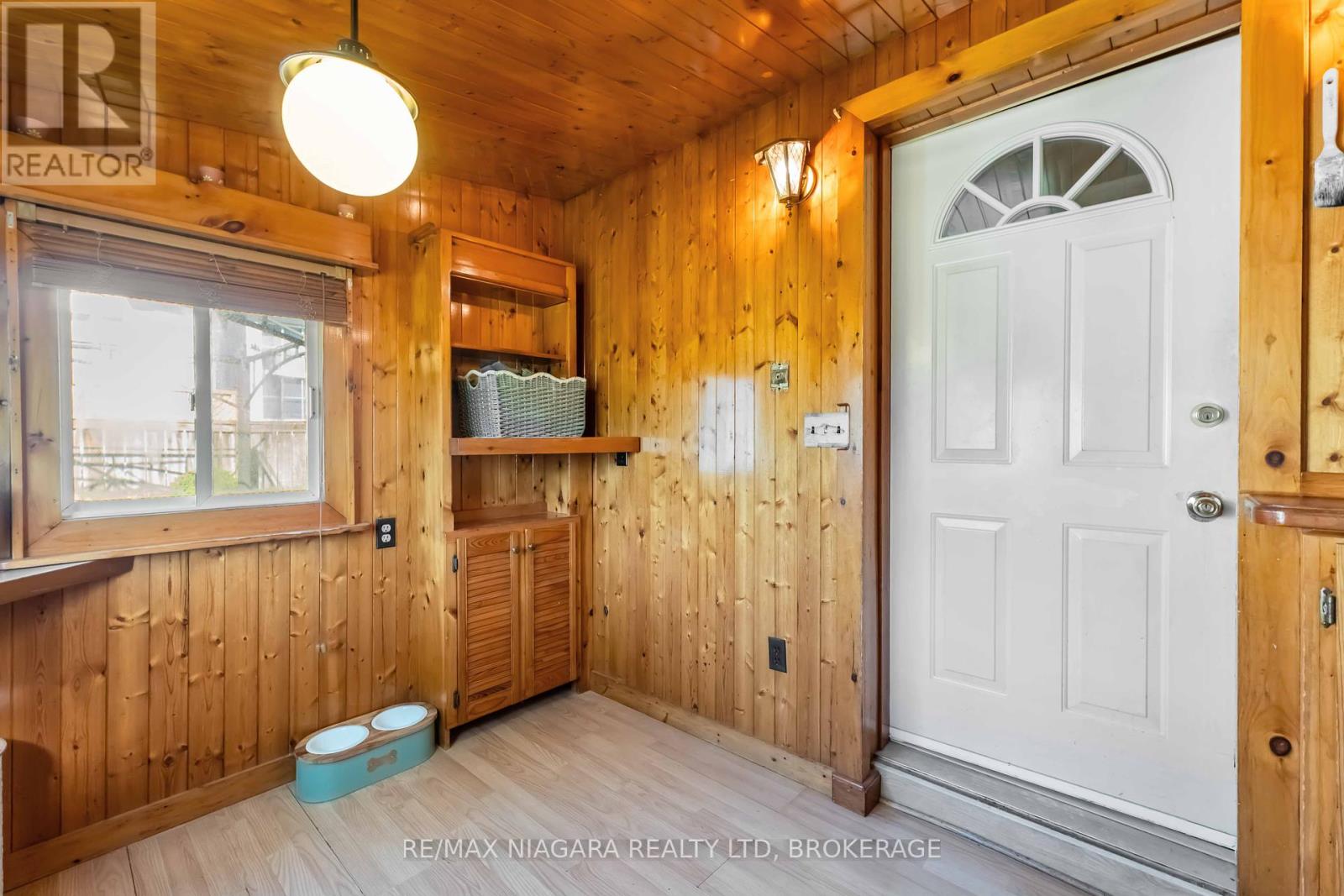 Photo 32 of 36 Admiral Road, St Catharines ON