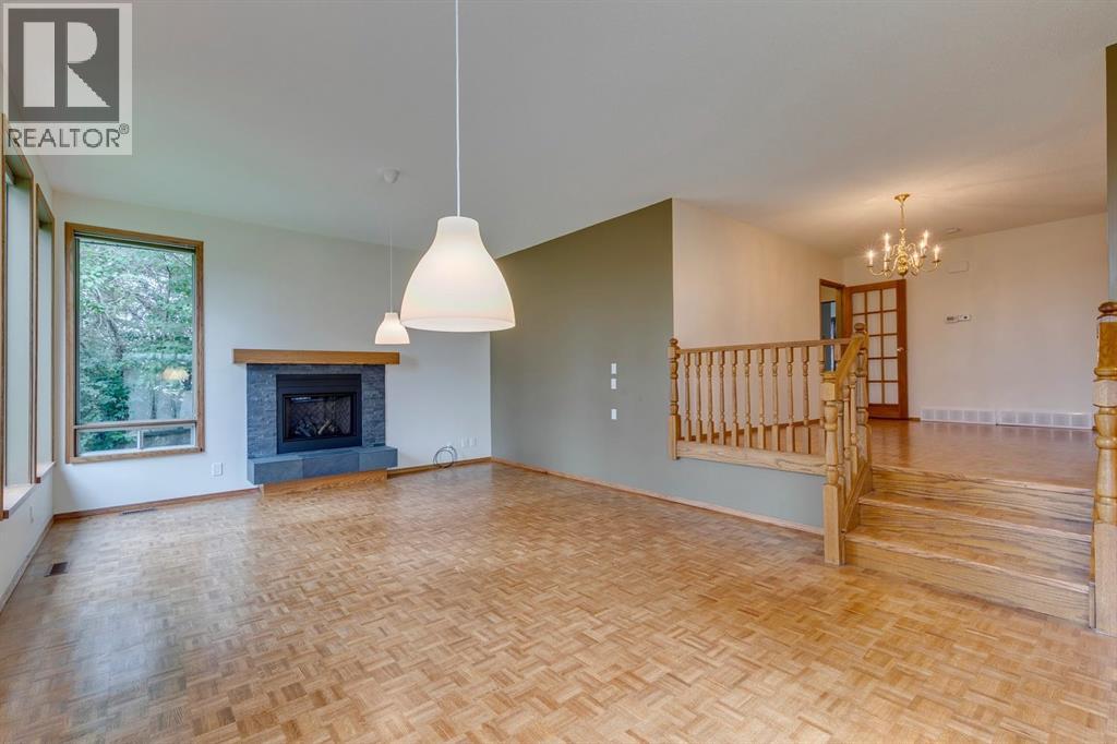 Photo 16 of 5624 Ladbrooke Drive Sw, Calgary AB