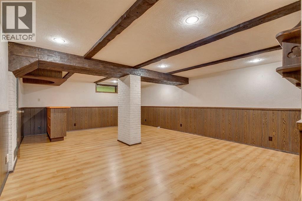 Photo 20 of 5624 Ladbrooke Drive Sw, Calgary AB