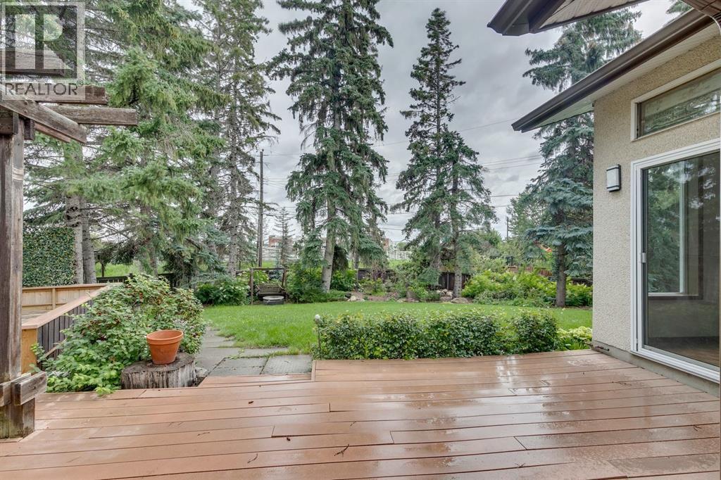 Photo 30 of 5624 Ladbrooke Drive Sw, Calgary AB