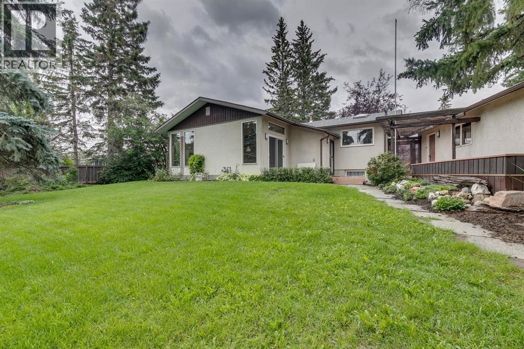 Photo 32 of 5624 Ladbrooke Drive Sw, Calgary AB