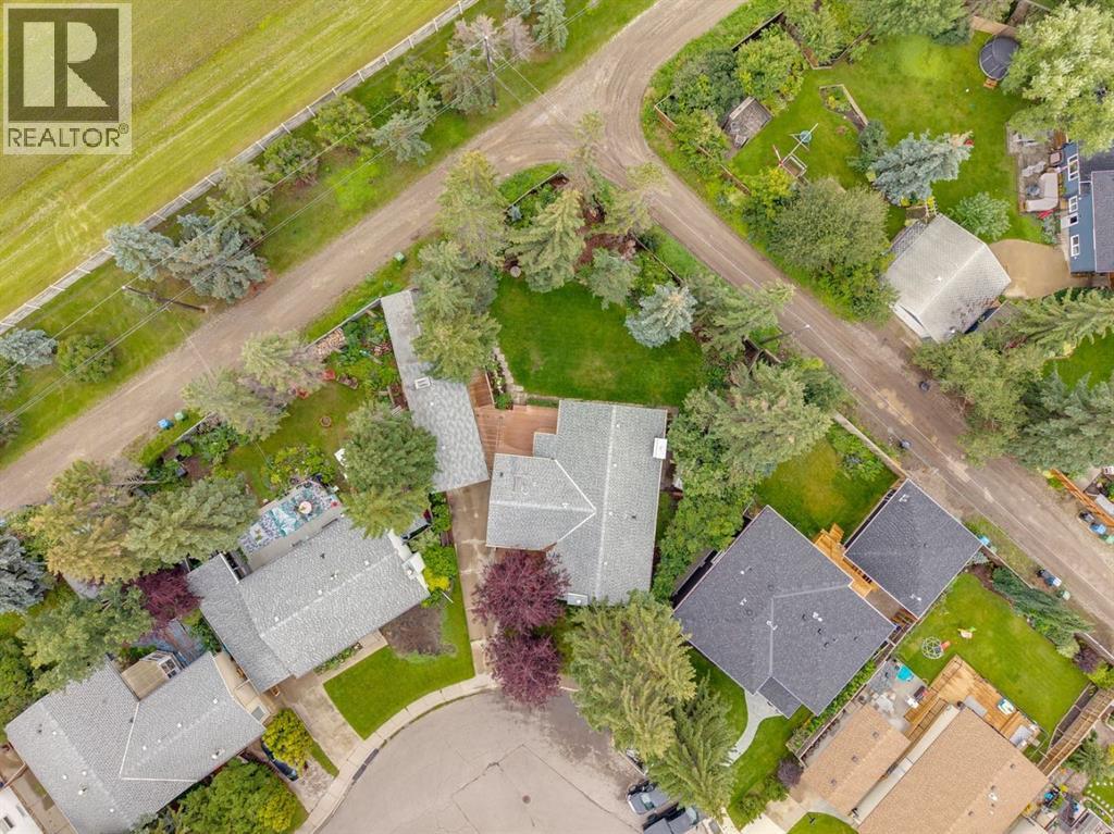 Photo 3 of 5624 Ladbrooke Drive Sw, Calgary AB