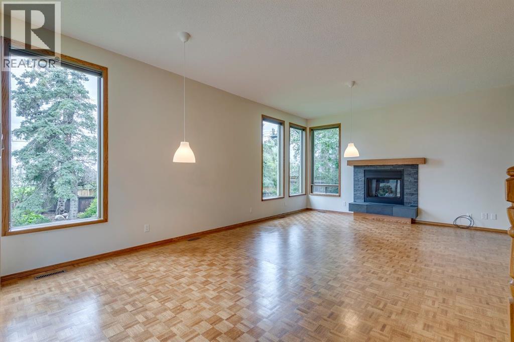 Photo 15 of 5624 Ladbrooke Drive Sw, Calgary AB