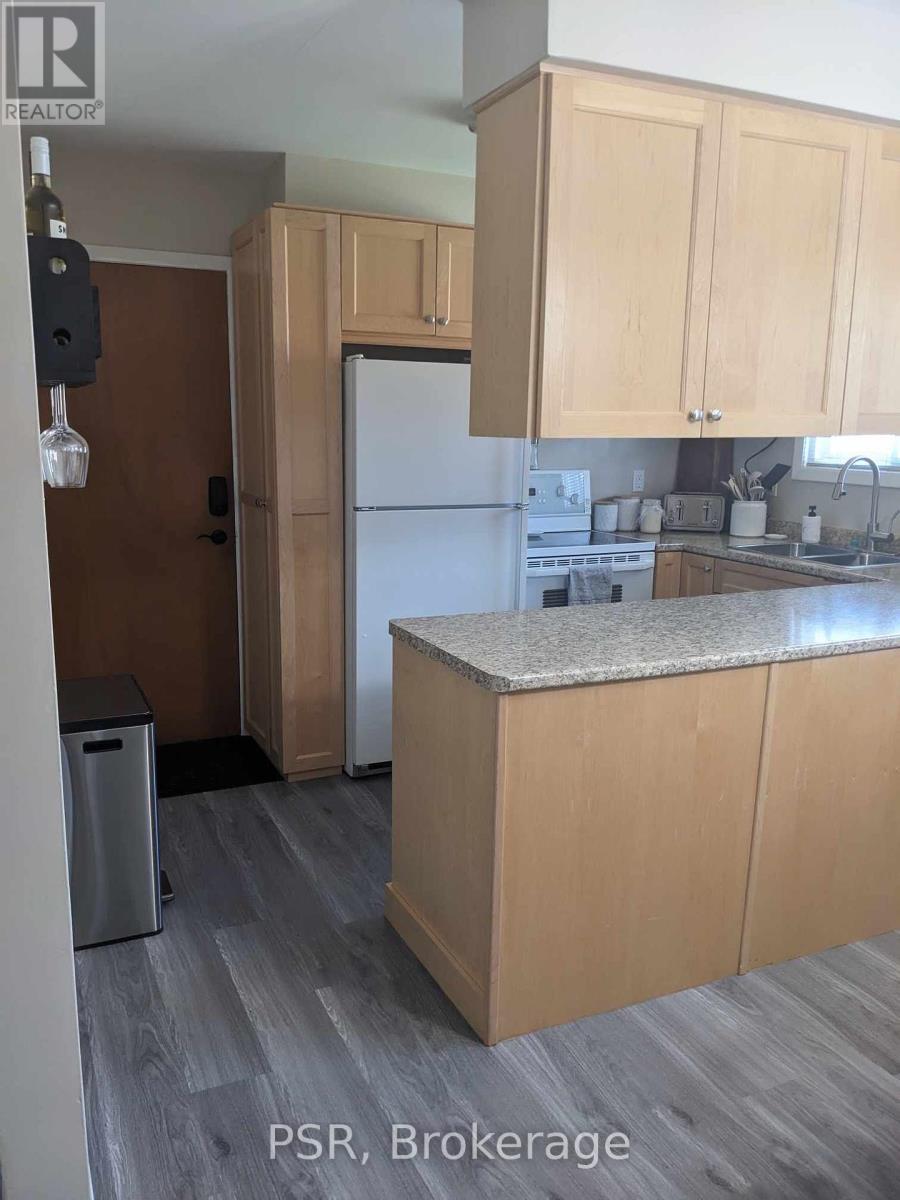 Photo 10 of Main 80 Westwood Drive, Kitchener ON