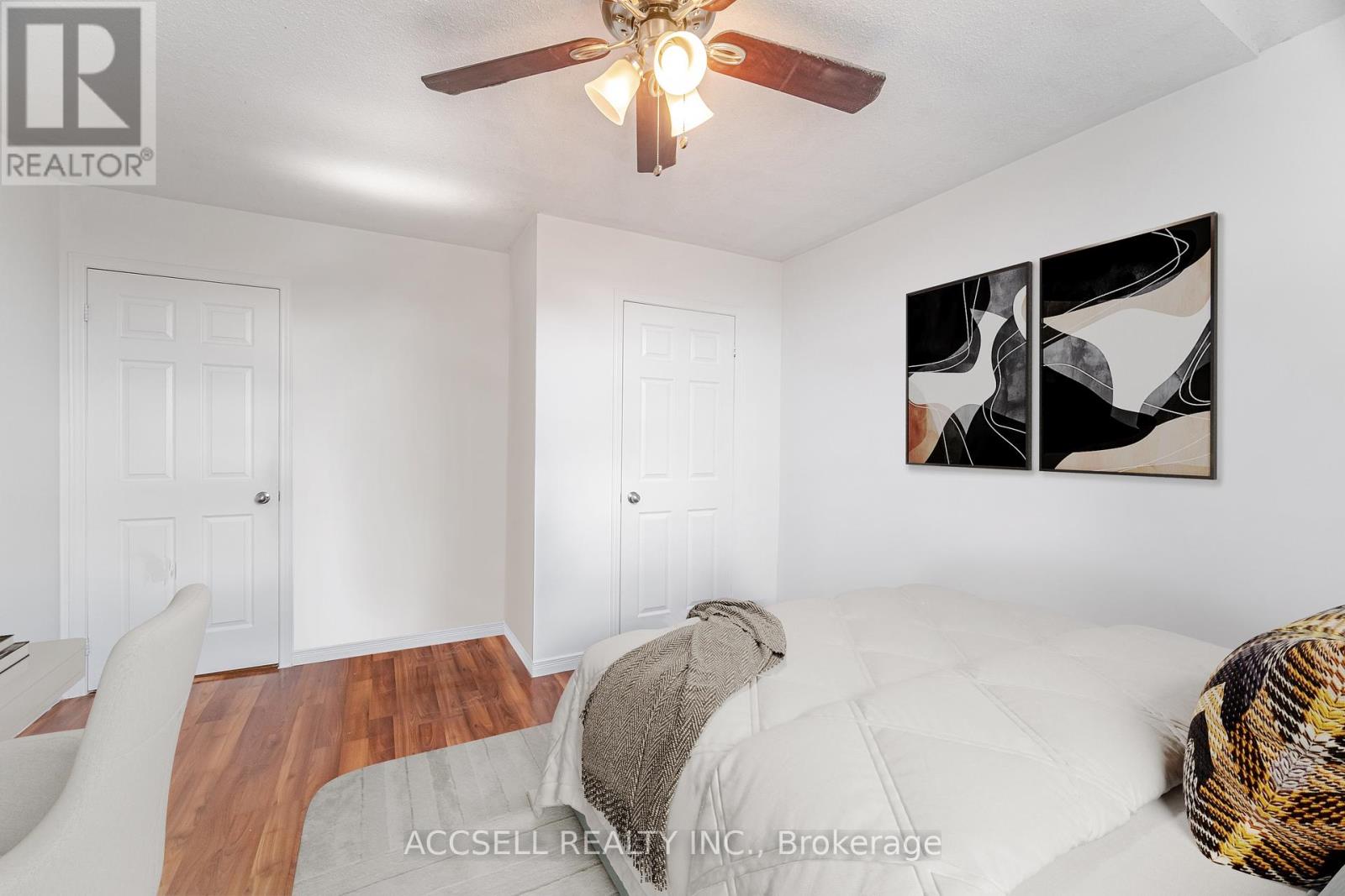 Photo 31 of 323 Pettigrew Trail, Milton ON