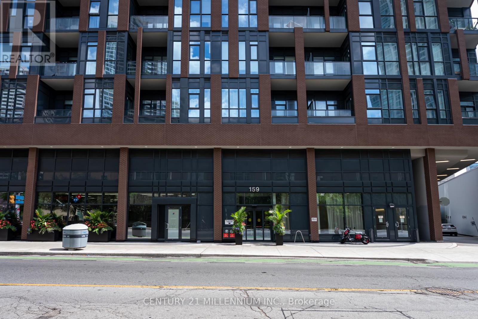 Photo 20 of 708 159 Wellesley Street, Toronto ON