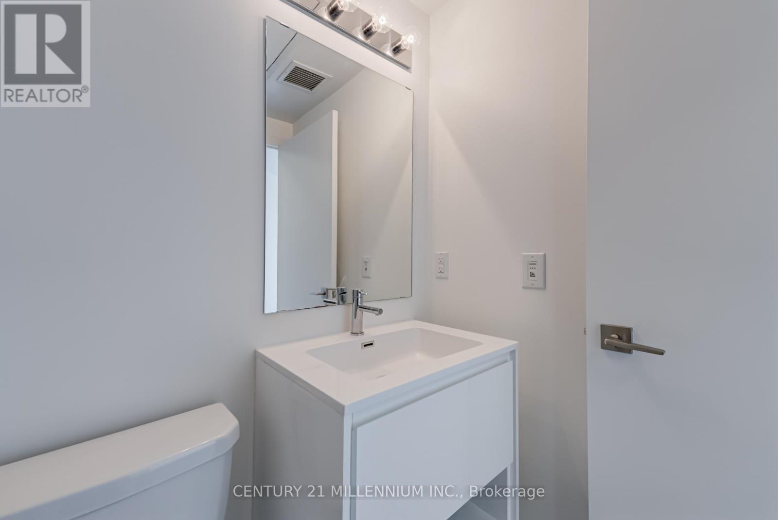 Photo 24 of 708 159 Wellesley Street, Toronto ON