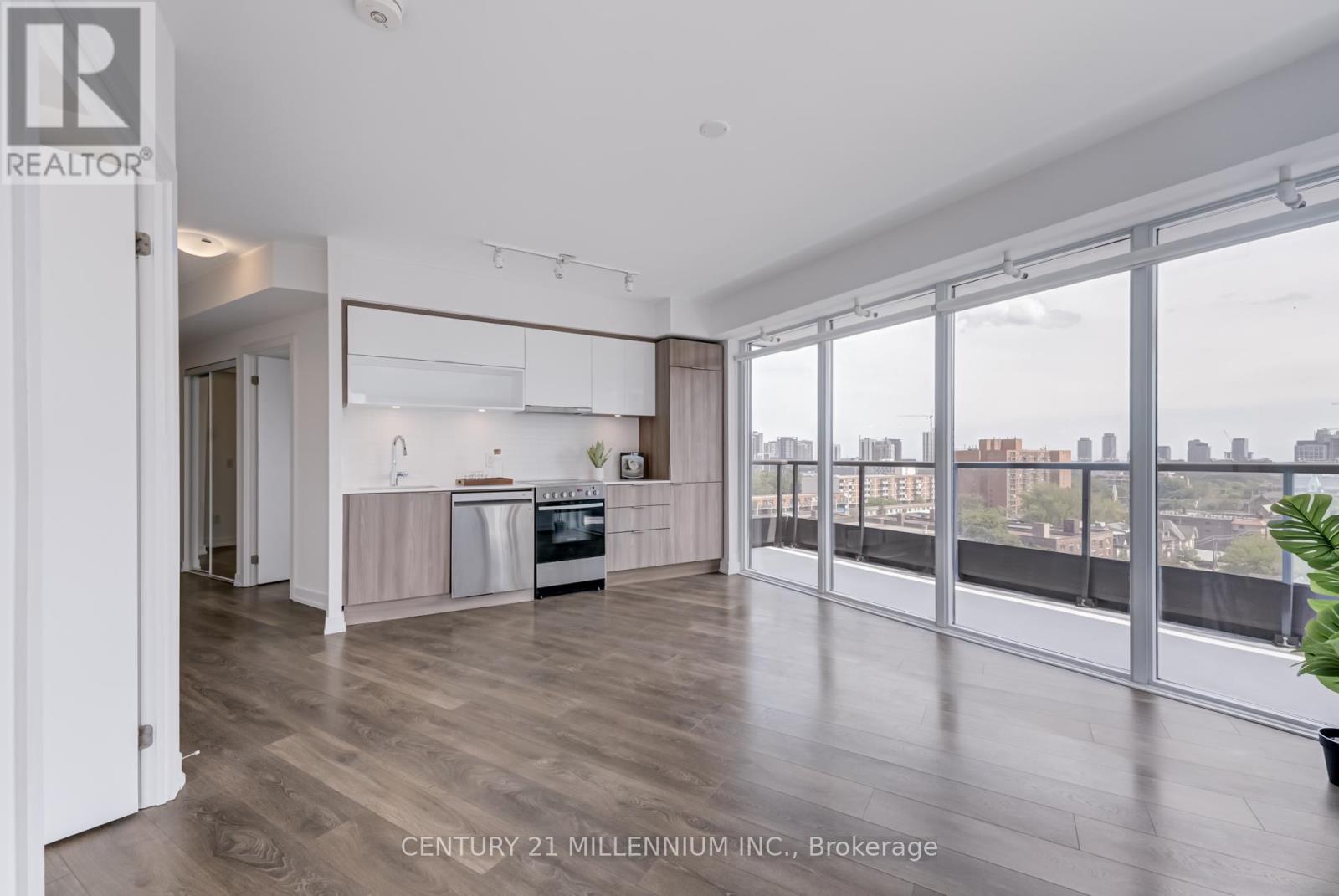 Photo 3 of 708 159 Wellesley Street, Toronto ON