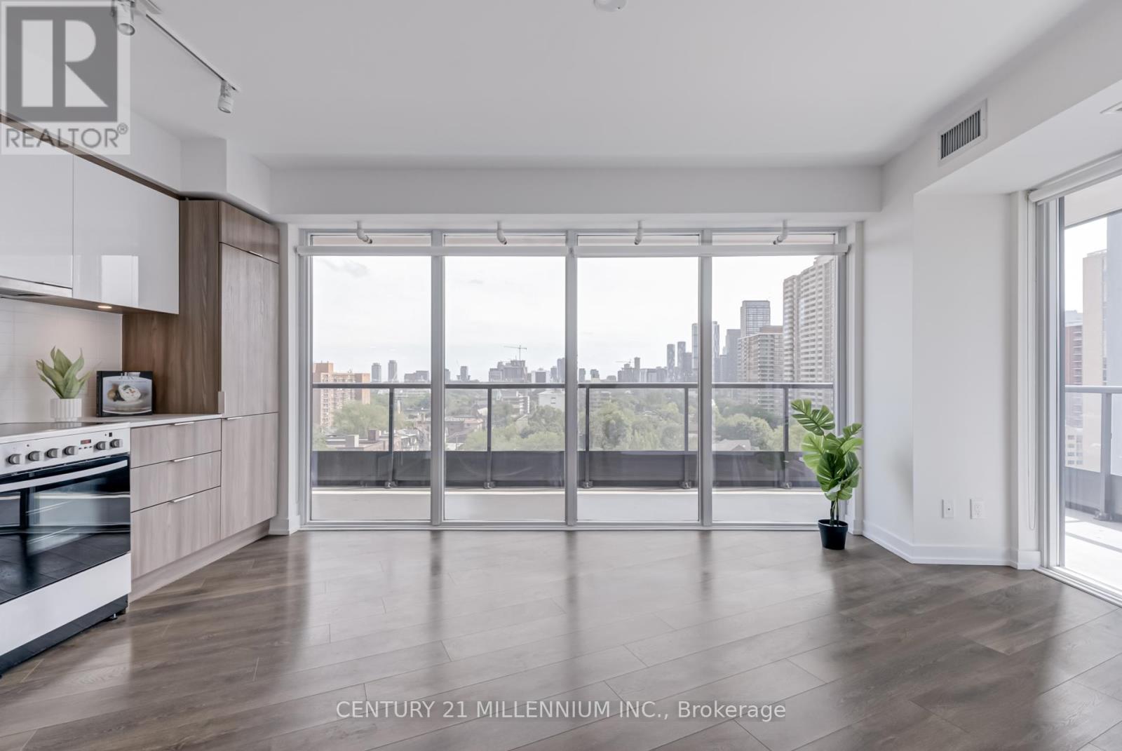 Photo 5 of 708 159 Wellesley Street, Toronto ON