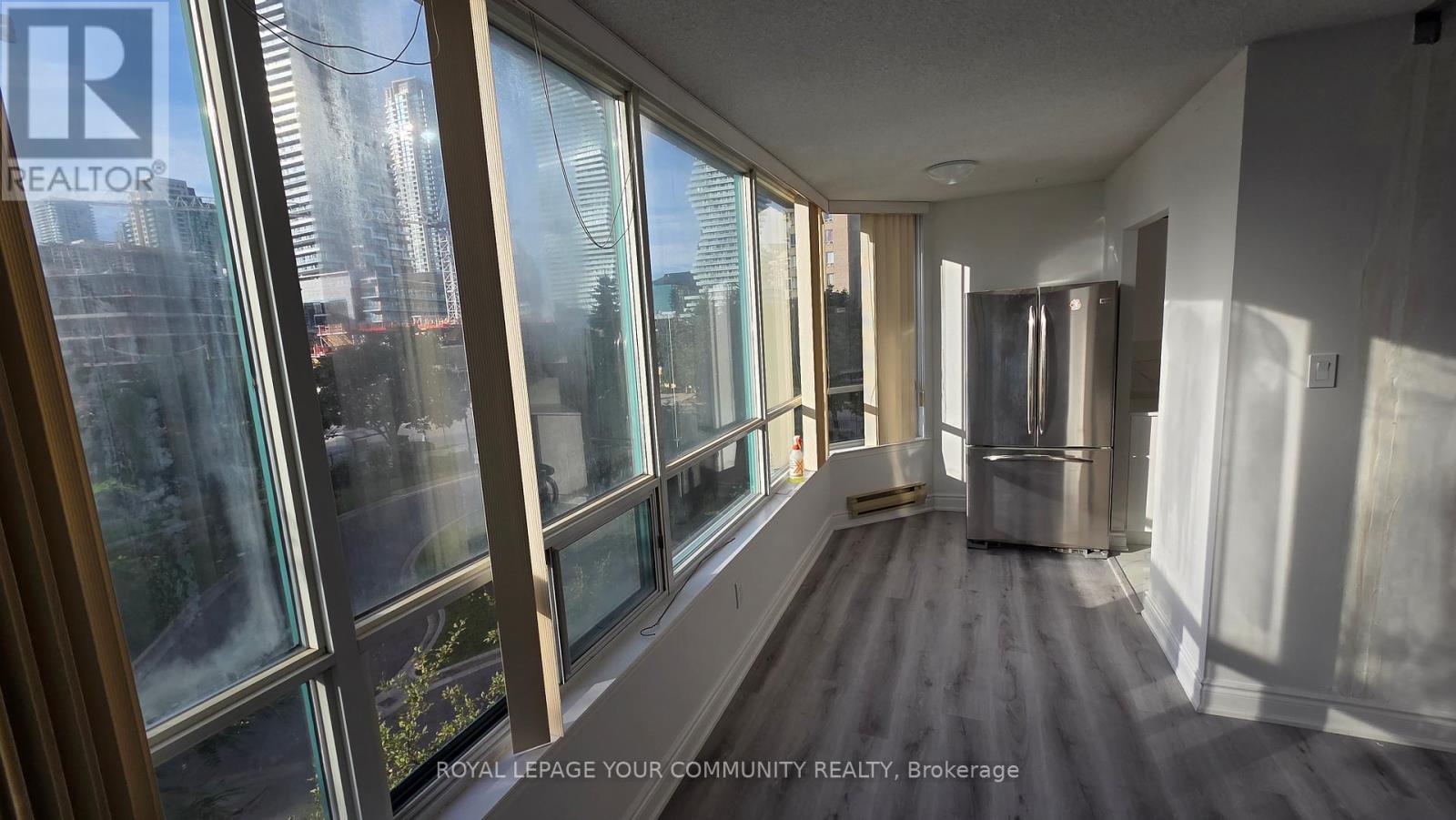 Photo 7 of 314 550 Webb Drive, Mississauga ON