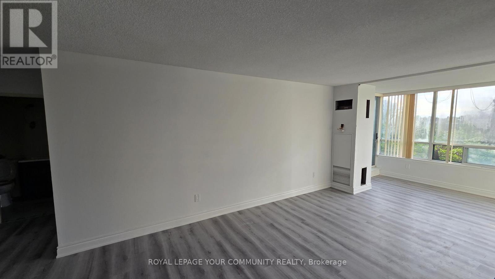 Photo 8 of 314 550 Webb Drive, Mississauga ON