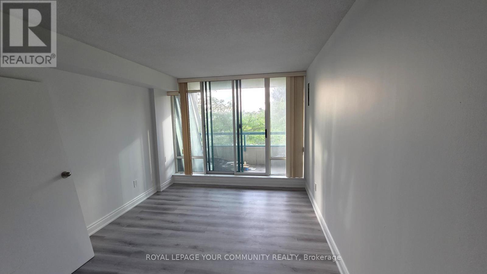 Photo 9 of 314 550 Webb Drive, Mississauga ON